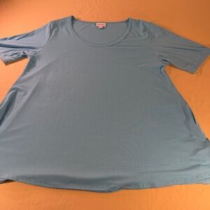 LuLaRoe classic T women’s light blue, short sleeve, scooped, neck